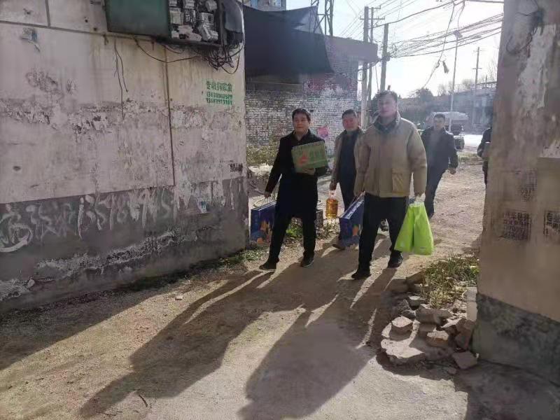 二機集團節前慰問貧困戶，濃濃關懷暖人心