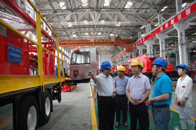 副市長範勇一行到南陽二機集團開展“萬人助萬企”調研活動